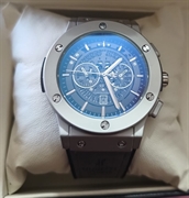 Reloj con Caja acero inox correa silicona ajustable fechero